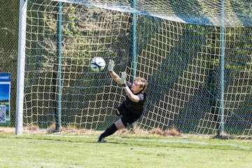 Bild 176 - F TSV Zarpen - Holstein Kiel II : Ergebnis: 2:6